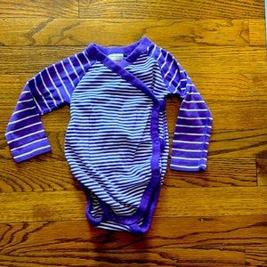 Hanna Andersson Striped Bodysuit (12-18m).